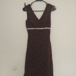 Moody floral midi dress size small